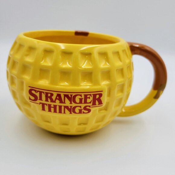 Stranger Things Netflix Ceramic Mug Yellow Waffle Texture 18 oz NIB Cup Read - Picture 2 of 10